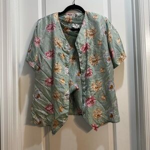 STUNT Collections Green Floral 2pcSet Med Top Vneck Short Sleeve buttons